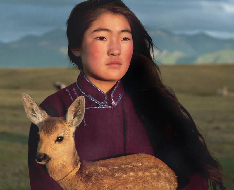 helende kracht - Tropenmuseum - meisje met hert